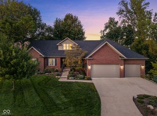 5665 Treeline Dr, Columbus, IN 47201
