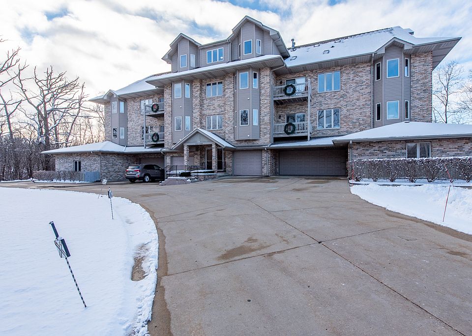 1st image of 3161 Woodland Dr #3161