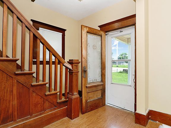 3rd image of 507 E Barton Rd