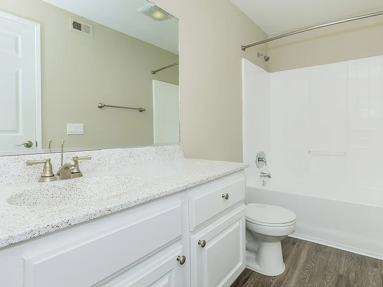 Villas Antonio Apartment Homes — Photo 33