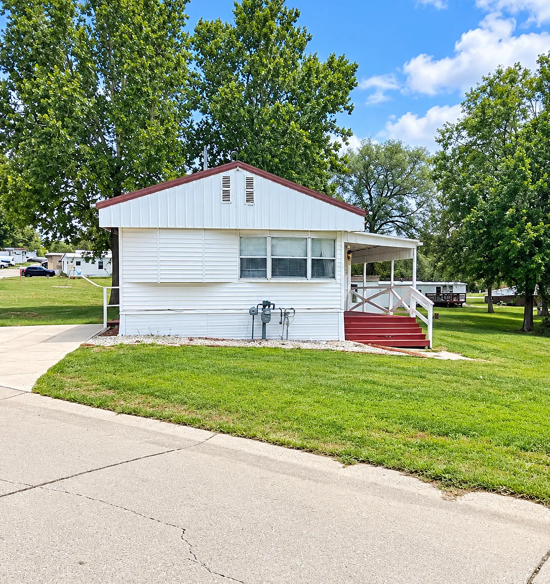 3 bed, $1,045 — Photo 1