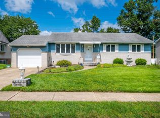 4 Perilli Dr, Hamilton, NJ 08610