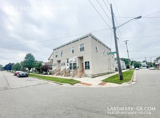 1253 Broadway Ave NW APT 3, Grand Rapids, MI 49504