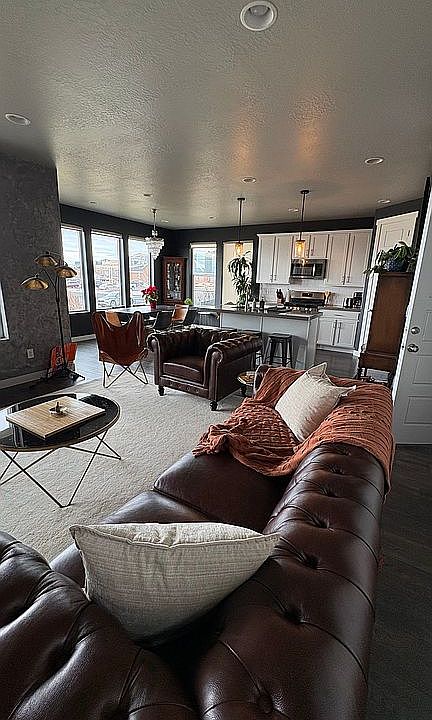 1st image of 3081 N Park Cottage Way