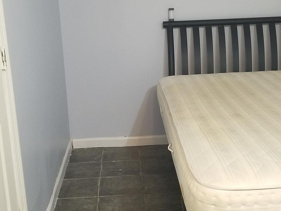 1st image of 8 Lynwood Dr #8