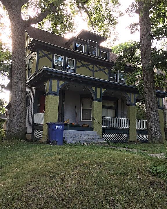 1st image of 302 Fuller Ave SE