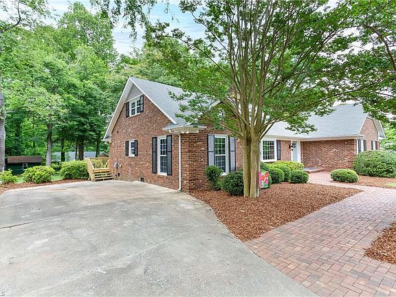 4th image of 4209 Belvoir Dr