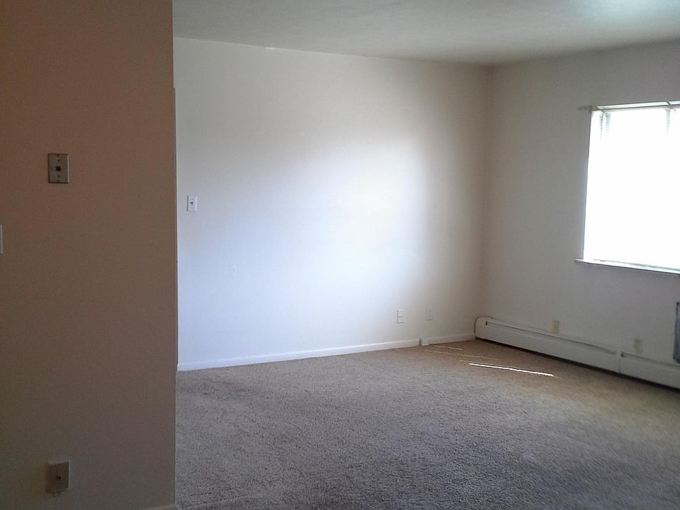 2nd image of 6793 York Rd #123