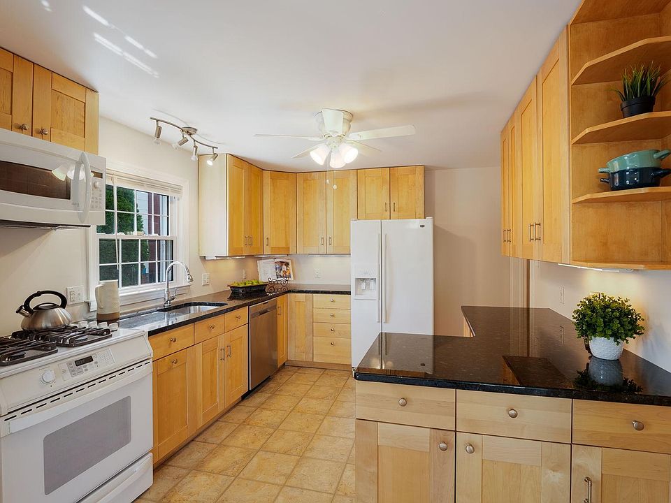 212 Linwood Ave — photo 3