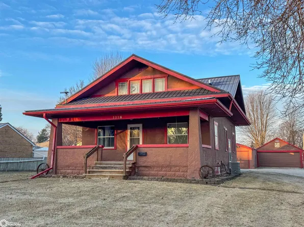 1118 4th St NE, Hampton, IA 50441