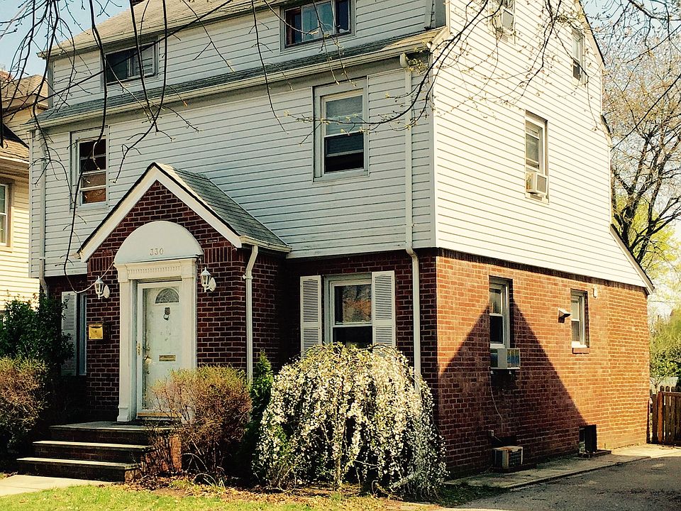 1st image of 330 Lowell Ave