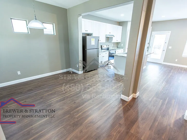 5816 W Gwen St — Photo 6
