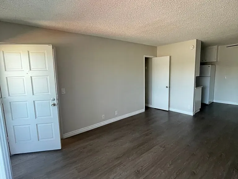 Cordova Apartments — Photo 26