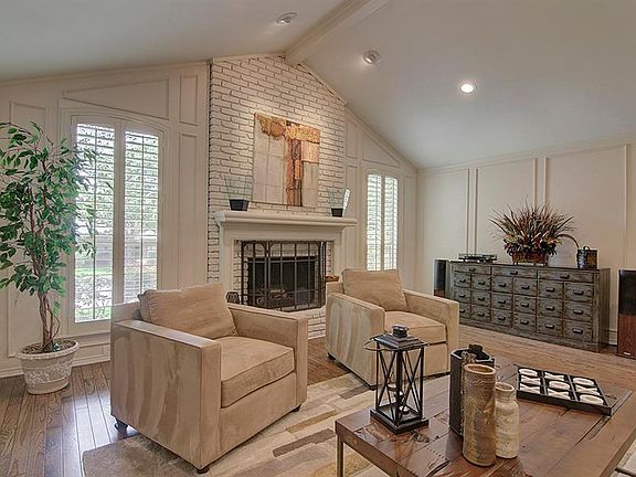 5th image of 9039 Woodhurst Dr