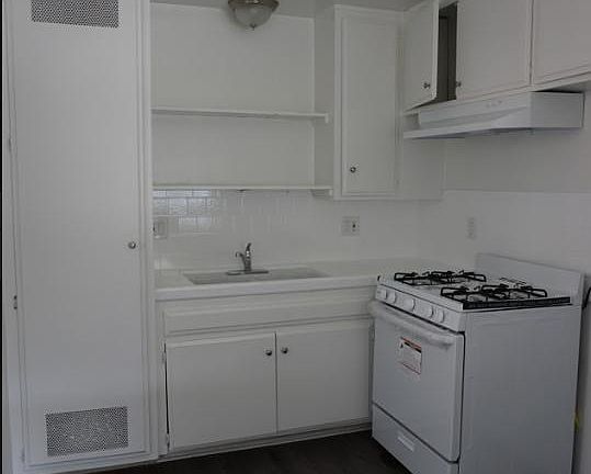 3rd image of 715 N Garfield St APT A