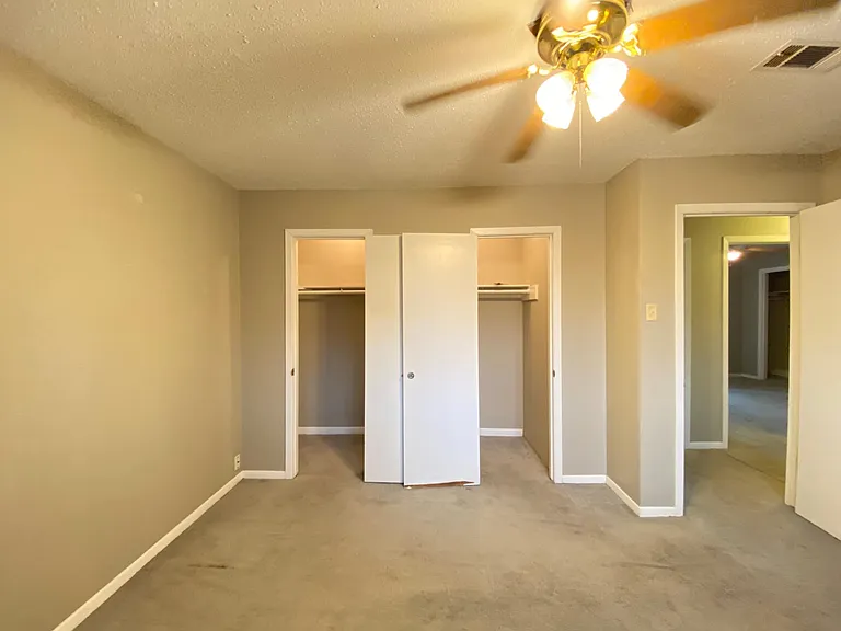 218 Hollywood Dr — Photo 6