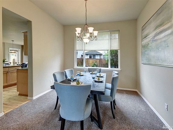 5th image of 523 235th Ave NE