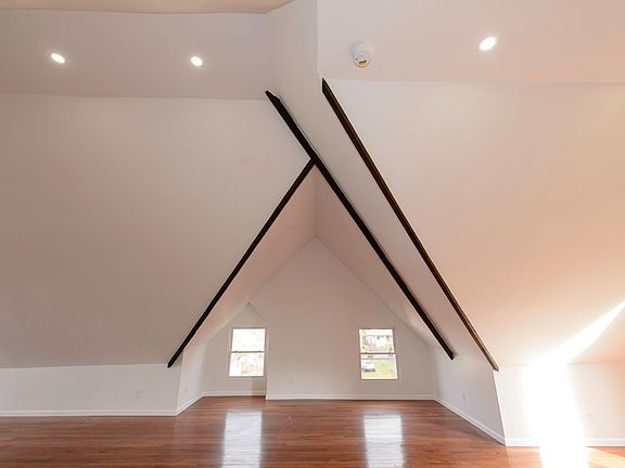 5th image of 2321 S State St #3