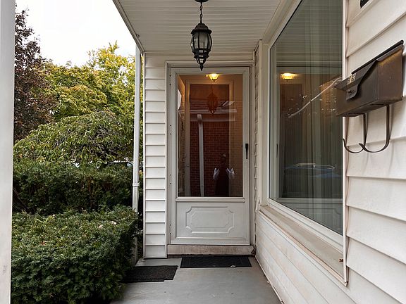 2nd image of 9262 Quandt Ave