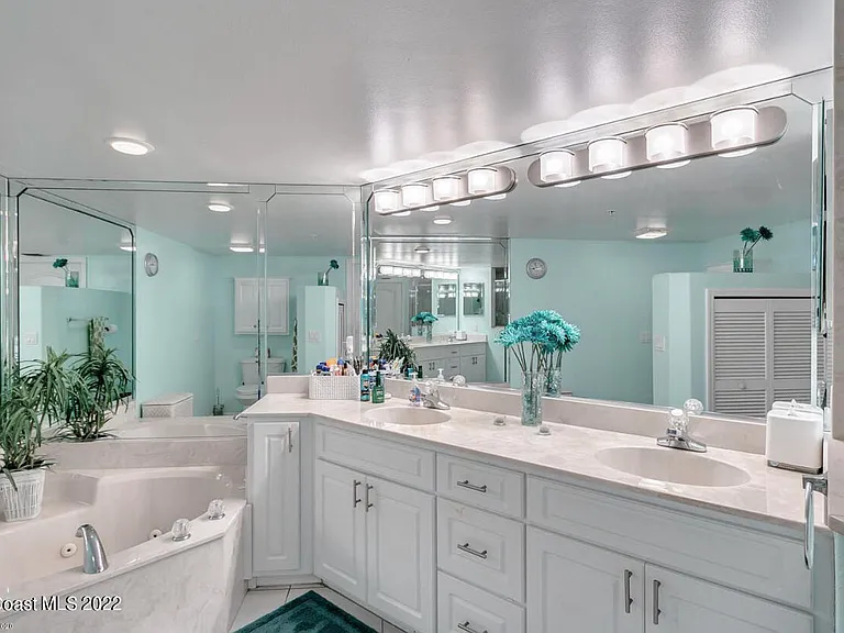 811 Del Rio Way #201 — Photo 12