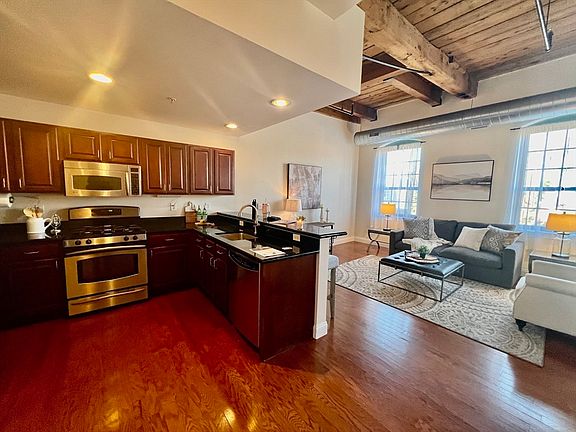 4th image of 25 Pond St Unit 202