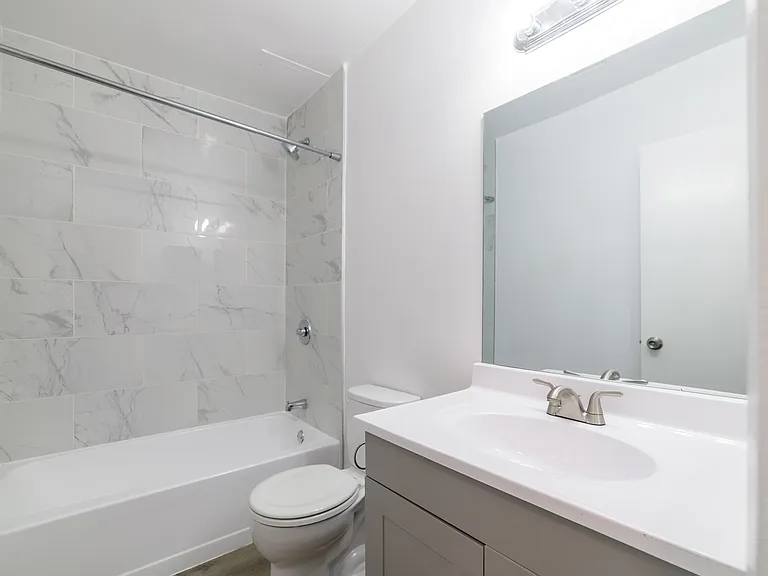 2233 S Ridgeley Dr #106 — Photo 3