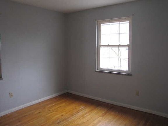4th image of 1724 Gondert Ave