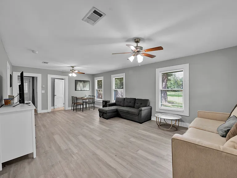 2341 Spring Park Rd — Photo 12