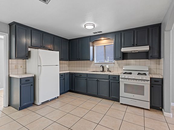 5th image of 125 S 6th St #6