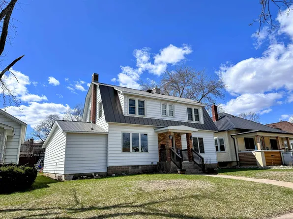 613 S Wacouta Ave, Wauzeka, WI 53821