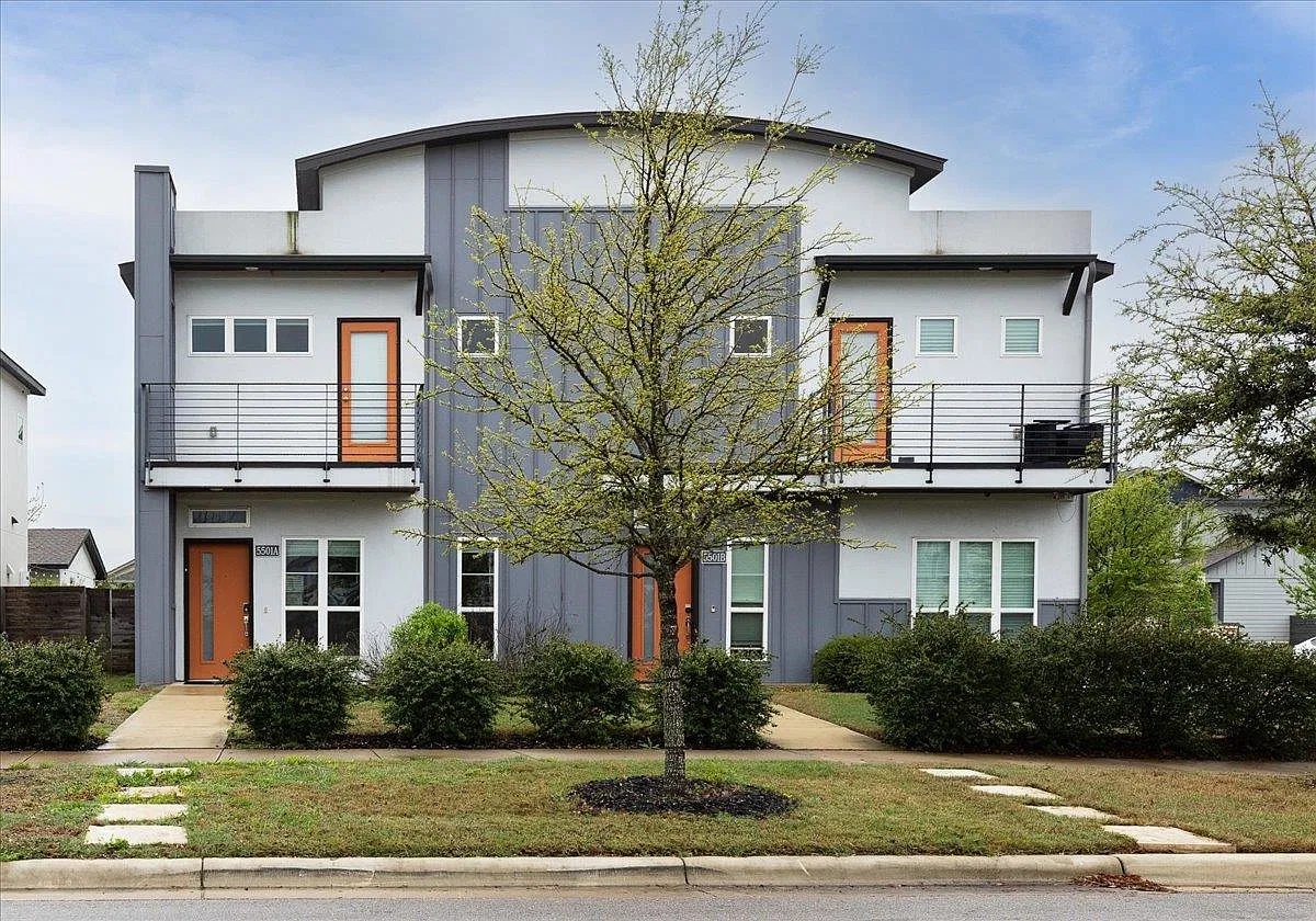 3 bed, 2.5 bath, 1840 sqft, $2,200 — Photo 2