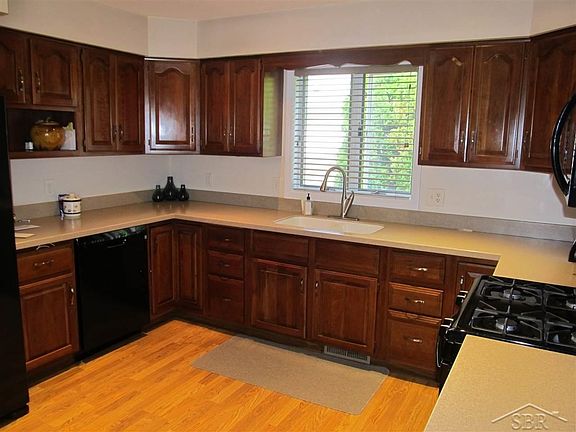 3rd image of 762 Puritan Dr