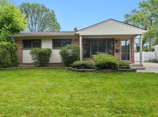 450 Provincetown Ln, Plymouth, MI 48170