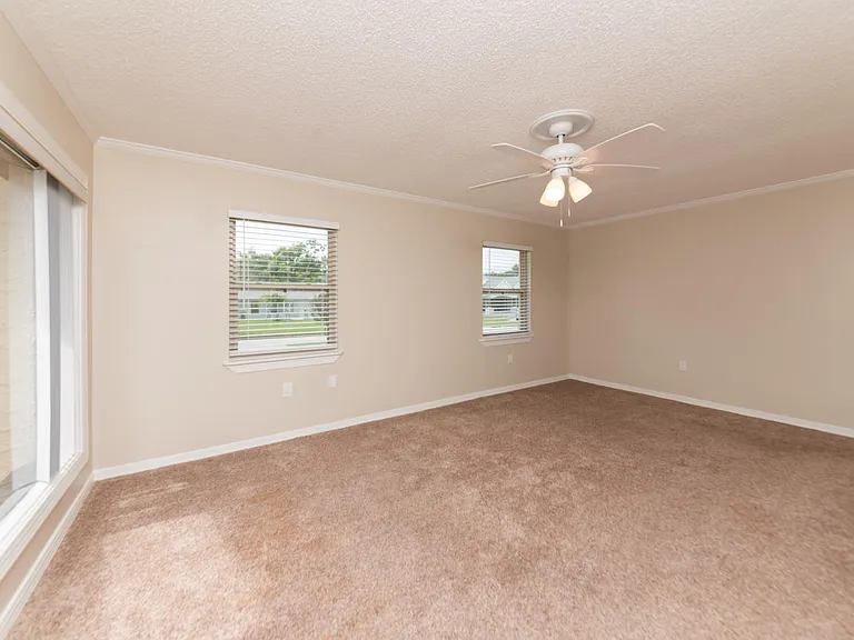 3222 Nottingham Ln — Photo 16
