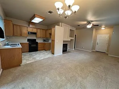 3 bed, 1140 sqft, $2,195 — Photo 3