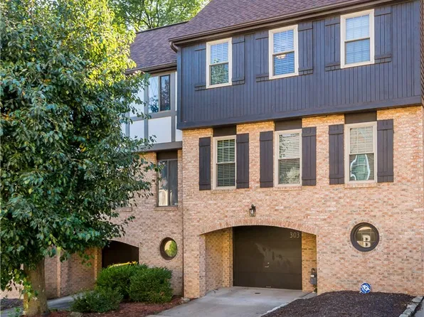 303 Sonnybrook Ct, Bethel Park, PA 15102
