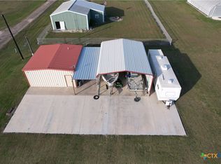 1012 W Denver Ave, Seadrift, TX 77983