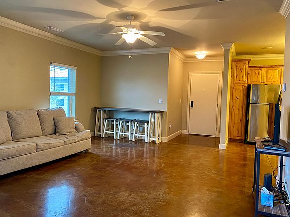 4th image of 240 E Township St #202
