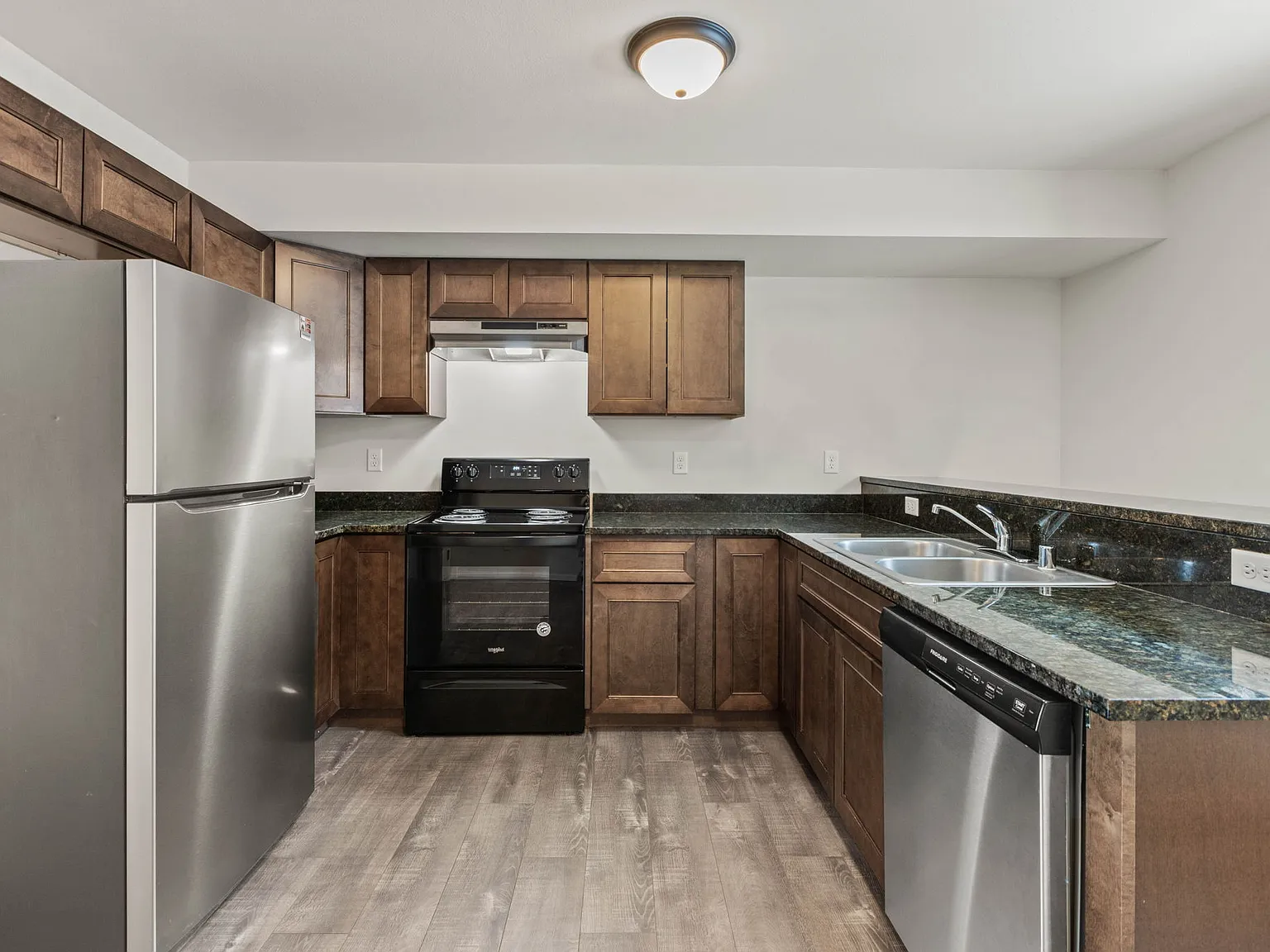 2 bed, 1.5 bath, 1040 sqft, $1,500 — Photo 4