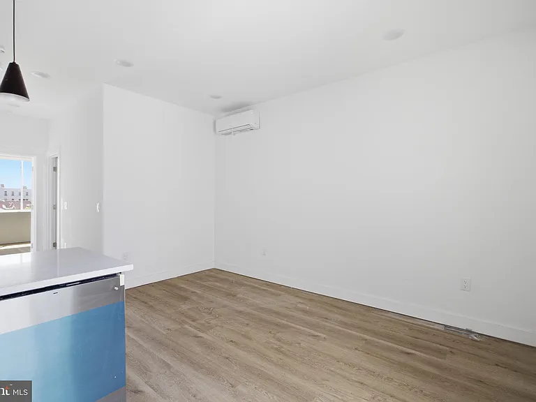 613 N Brooklyn St #9 — Photo 7