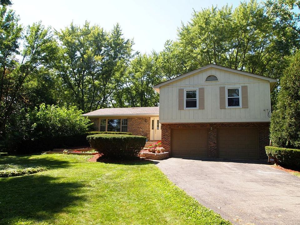 1st image of 3 Oak Ln