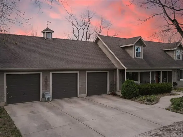 11910 E Brookfield Dr, Peculiar, MO 64078