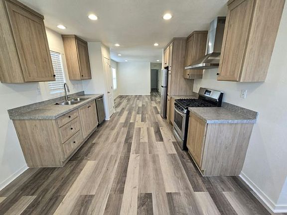 2nd image of 1624 Palm St Unit 246