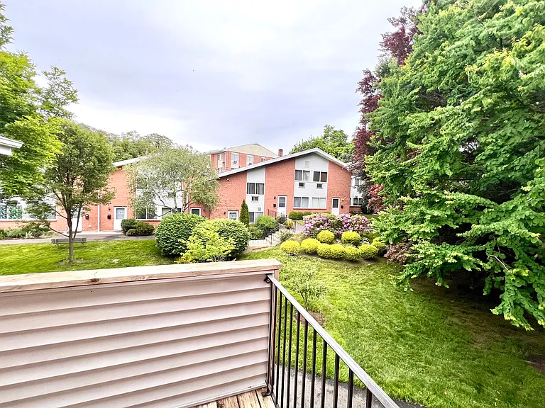 209 Flax Hill Rd #32 — Photo 9