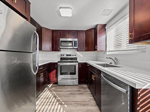 4th image of 1846 Oliver Ave Unit 5