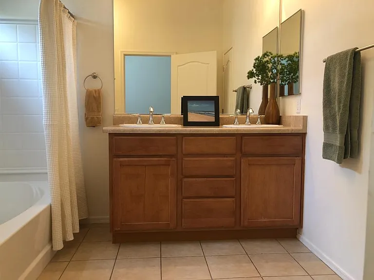 Double vanity in master bath