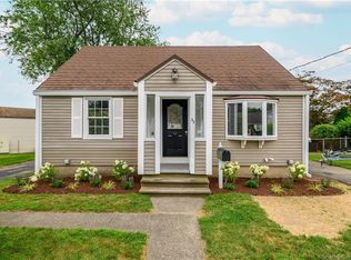 32 Alden Ct, Milford, CT 06460