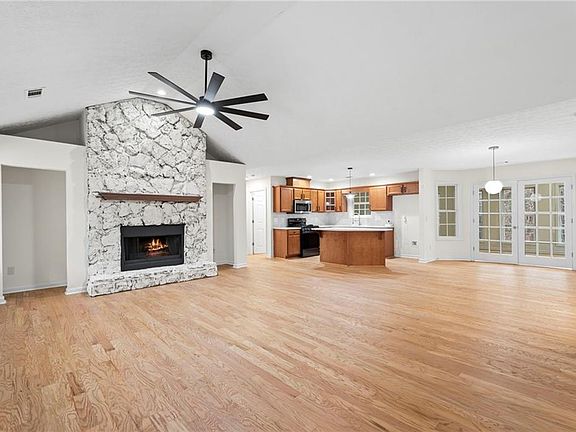 4th image of 1227 Al Roberts Rd