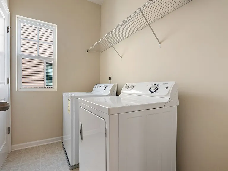 2084 Tanners Mill Dr — Photo 25