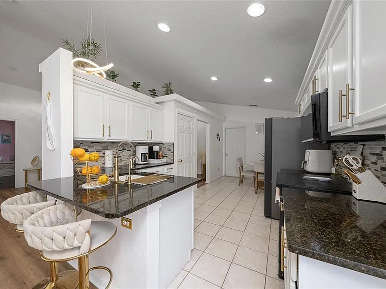316 Westscott Dr — Photo 8